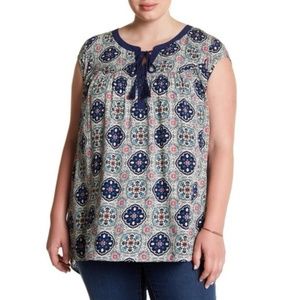 ** DR2 Daniel Rainn Top Plus NWT